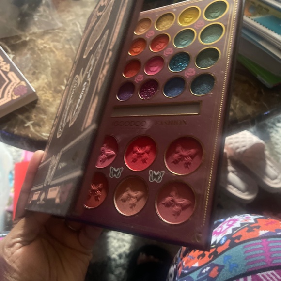 Eyeshadow pallets - Picture 6 of 6